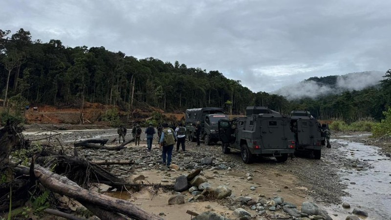Satuan Tugas Penegakan Hukum (Satgas PKH) Korwil Nabire menertibkan aktivitas Penambangan Emas Tanpa Izin (PETI) di kawasan hutan wilayah Siriwo dan Uwapa, Kabupaten Nabire, Papua Tengah, Senin (4/5/2026) dini hari.
