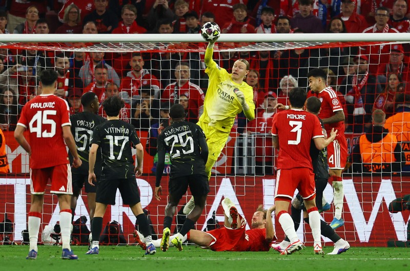 Soccer Football - UEFA Champions League - Semi Final - Second Leg - Bayern Munich v Paris St Germain - Allianz Arena, Munich, Germany - May 6, 2026 Paris St Germain's Fabian Ruiz with teammates celebrate after reaching the UEFA Champions League final REUTERS/Angelika Warmuth