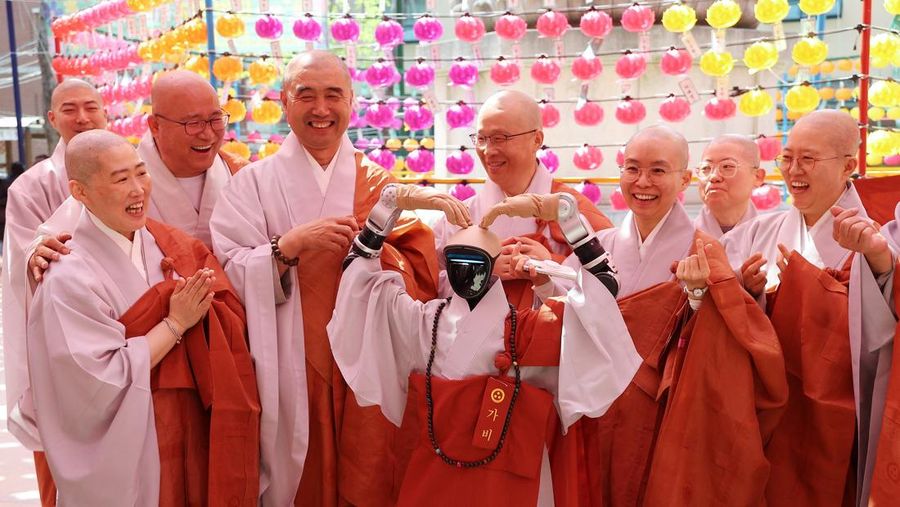 SOUTHKOREA-ROBOT/MONK