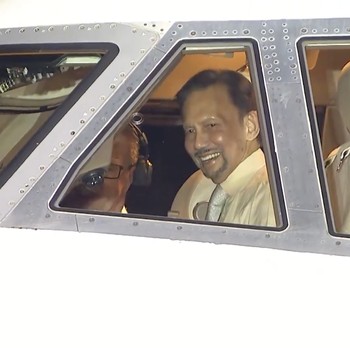 Sultan Brunei Darussalam, Hassanal Bolkiah, tiba di Cebu, Filipina, untuk menghadiri rangkaian Konferensi Tingkat Tinggi (KTT) ASEAN 2026 pada Rabu (6/5/2026) malam. (Tangkapan Layar Video Facebook/ASEAN 2026 PH)