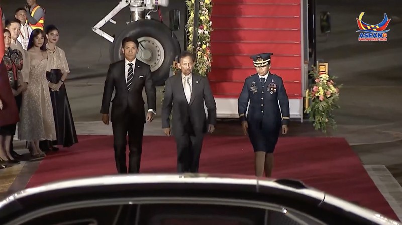 Sultan Brunei Darussalam, Hassanal Bolkiah, tiba di Cebu, Filipina, untuk menghadiri rangkaian Konferensi Tingkat Tinggi (KTT) ASEAN 2026 pada Rabu (6/5/2026) malam.