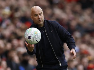 Liverpool Bapuk, Arne Slot Tak Sabar Ganti Musim