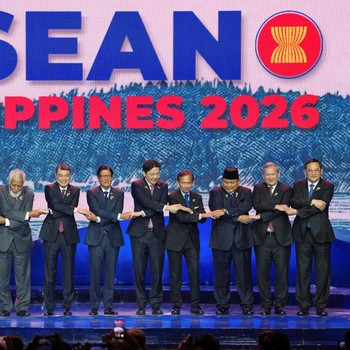 Myanmar's Permanent Secretary of the Ministry of Foreign Affairs U Hau Khan Sum, Malaysia's Prime Minister Anwar Ibrahim, Thailand's Prime Minister Anutin Charnvirakul, East Timor's Prime Minister Xanana Gusmao, Vietnam's Prime Minister Le Minh Hung,