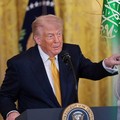 Foto Kolase Presiden AS Donald Trump dan Pangeran Mohammed bin Salman bin Abdulaziz Al Saud (MBS). (Dok. Reuters)