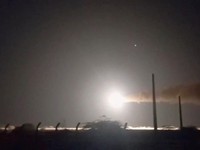 Angkatan laut Iran menembakkan rudal ke lokasi yang tidak diketahui, dalam gambar diam ini yang diambil dari video yang dirilis pada 8 Mei 2026. Pool via WANA (West Asia News Agency)/ via REUTERS