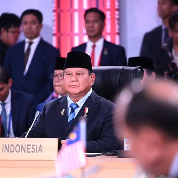 Presiden Prabowo Subianto mendorong negara-negara ASEAN mempercepat diversifikasi energi di tengah meningkatnya ketidakpastian global saat sesi pleno KTT ke-48 ASEAN di Cebu, Jumat (8/5/2026). (Instagram/sekretariat.kabinet)