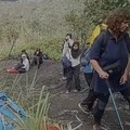 Proses evakuasi pendaki, siap untuk turun Erupsi gunung Gunung Dukono, Halmahera. (BPBD Halmahera utara)