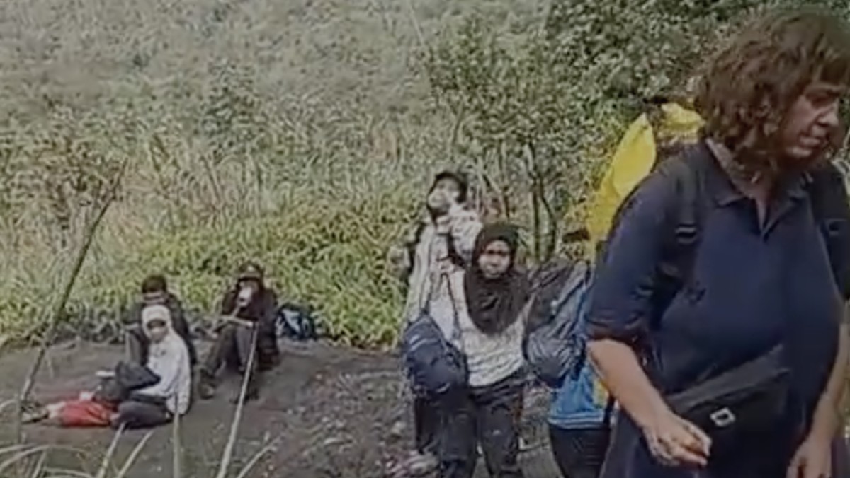 2 WNA Masih Hilang saat Gunung Dukono Meletus, Ini Identitasnya