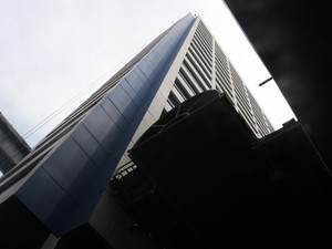 Gedung Tak Terduga yang Ternyata Markas Judol Internasional di Barat Jakarta