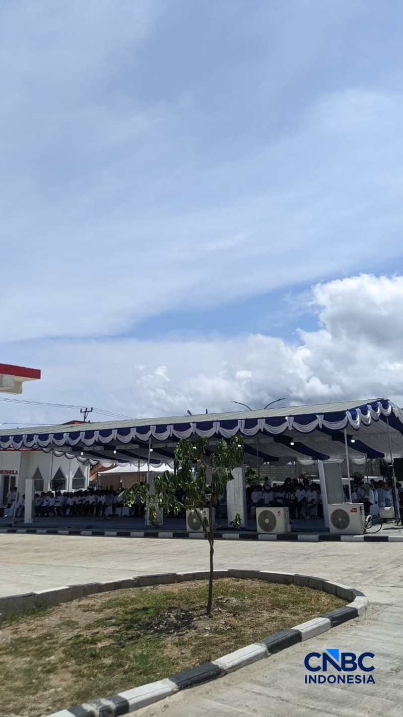 Presiden Ri Prabowo dalam Kunjungan ke Kampung Nelayan Merah Putih Gorontalo. (CNBC Indonesia/Emir Yanwardhana)