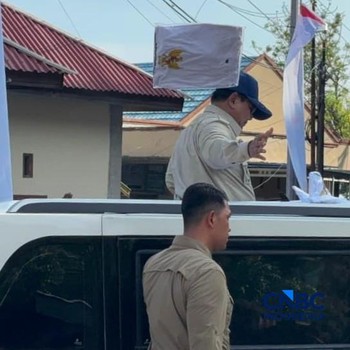 Presiden Prabowo Subianto tiba di Kampung Nelayan Merah Putih (KMNP) Leato Selatan di Gorontalo, Sabtu (9/5/2026). (CNBC Indonesia/Emir Yanwardhana)