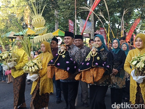 Tradisi Manten Tebu Tandai Buka Giling PG Mojopangung, Segini Targetnya