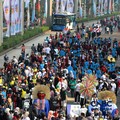 Warga memadati kawasan Jalan HR Rasuna Said pada Minggu (10/5/2026). (CNBC Indonesia/Muhammad Sabki)