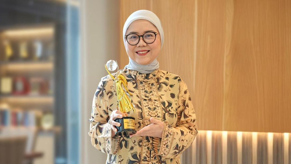 Jadi Wanita Berpengaruh, Direktur Pegadaian Raih Penghargaan Ini
