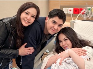 Gaya Maia Estianty Jenguk Baby Soleil, Stylish Dengan Jaket Kulit Hitam