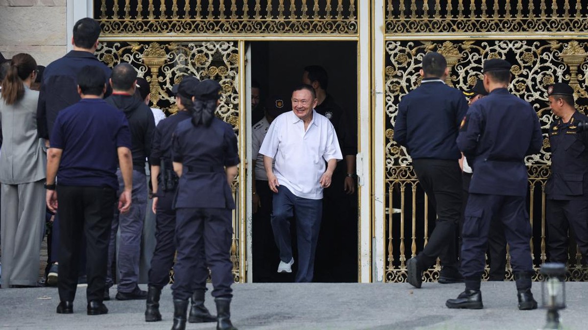 Bebas Bersyarat, Detik-Detik Thaksin Shinawatra Keluar dari Penjara