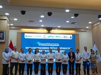 Menteri Koperasi melakukan penandatanganan Nota Kesepahaman Bersama dan Perjanjian Kerja Sama antara Kemendukbangga/BKKBN, KPPPA), BSN; BPJS Ketenagakerjaan; PIP; dan Pemprov DKI Jakarta di Auditorium Kemenkop, Jakarta, Senin (11/5/2026). (CNBC Indon
