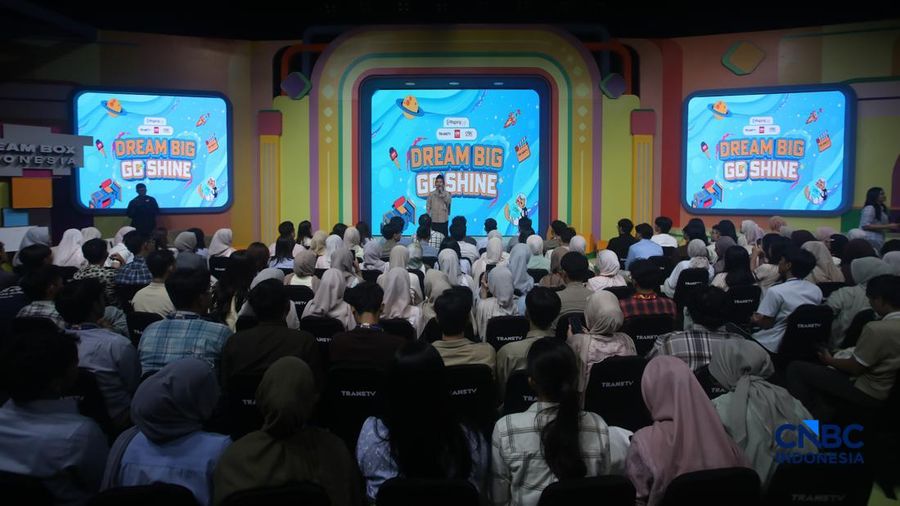 Offboarding MagangHub Kemnaker Batch 2 Transmedia di Auditorium Studio 1 Gedung Transmedia, Jakarta, Senin (11/5/2026). (CNBC Indonesia/Faisal Rahman)