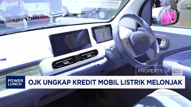 Video: OJK Ungkap Kredit Mobil Listrik Melonjak, Tumbuh Double Digit