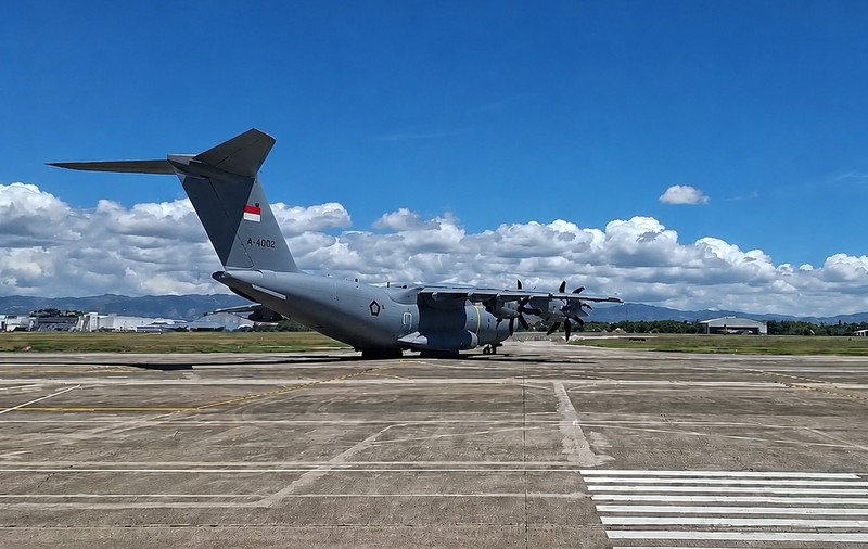 Pengiriman kendaraan taktis Maung MV3 Garuda Limousine menggunakan pesawat Airbus A400M milik TNI Angkatan Udara menuju Cebu. (Dok. Sekretariat Presiden)