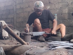 Jelang Idul Adha, Perajin Pisau di Kranggan Klaten Panen Cuan 