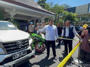 Video: Polda Jatim Bongkar Modus Skema Segitiga Penipuan Jual-Beli Mobil