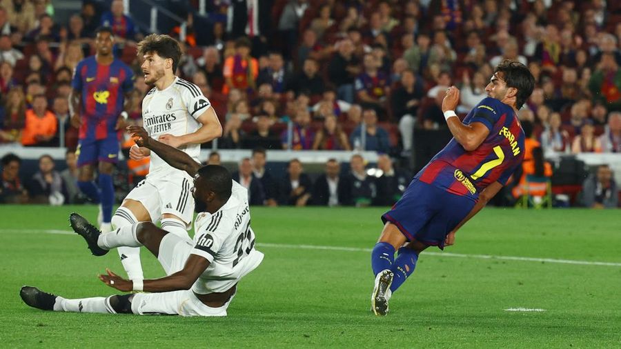 Soccer Football - LaLiga - FC Barcelona v Real Madrid - Spotify Camp Nou, Barcelona, Spain - May 10, 2026 FC Barcelona's Ferran Torres scores their second goal REUTERS/Albert Gea