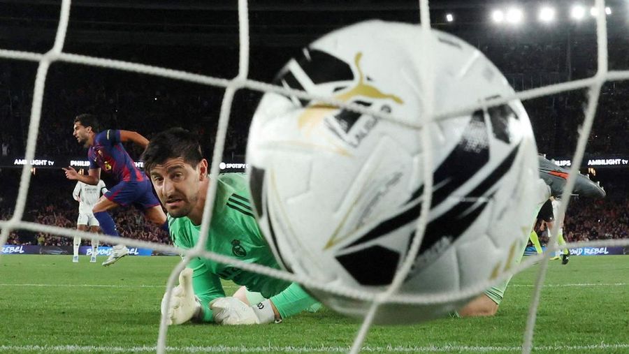 Soccer Football - LaLiga - FC Barcelona v Real Madrid - Spotify Camp Nou, Barcelona, Spain - May 10, 2026 FC Barcelona's Ferran Torres scores their second goal past Real Madrid's Thibaut Courtois REUTERS/Albert Gea     TPX IMAGES OF THE DAY