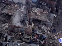 Kebakaran hebat yang diduga dipicu ledakan gas melanda kawasan permukiman di lingkungan Jaguare, Sao Paulo, Brasil, pada Senin (11/5/2026). (Tangkapan Layar Video Reuters/TV GLOBO)