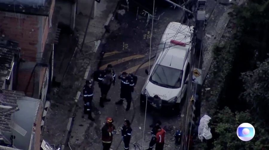 Kebakaran hebat yang diduga dipicu ledakan gas melanda kawasan permukiman di lingkungan Jaguare, Sao Paulo, Brasil, pada Senin (11/5/2026).