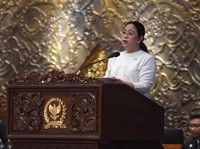 Foto: Ketua DPR Puan Maharani membuka Masa Persidangan V Tahun Sidang 2025-2026 dalam Rapat Paripurna yang digelar di Gedung Nusantara, Senayan, Jakarta, Selasa (12/5/2026). (Dok. Devi/Karisma)