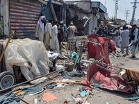 Ledakan besar mengguncang sebuah pasar di Provinsi Khyber Pakhtunkhwa, Pakistan barat laut, pada Selasa (12/5/2026), yang menewaskan sedikitnya sembilan orang serta melukai lebih dari 20 lainnya. (AFP/MARWAT AKBAR)