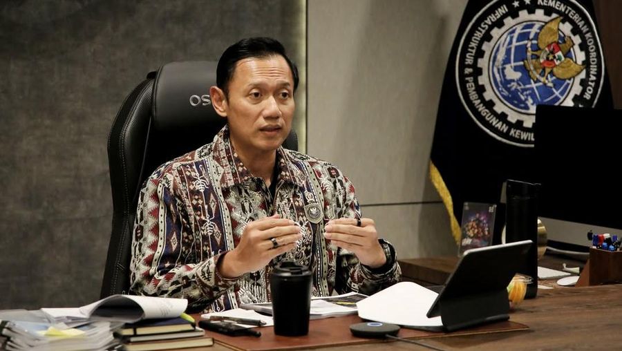 Menteri Koordinator Bidang Infrastruktur dan Pembangunan Kewilayahan, Agus Harimurti Yudhono (AHY) Rapat Terbatas Kabinet Merah Putih yang dipimpin langsung oleh Presiden Prabowo Subianto Senin (11/5) Sore. (Instagram/agusyudhoyono)