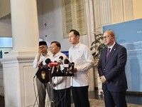 Menteri Koordinator bidang Infrastruktur dan Pembangunan Kewilayahan Agus Harimurti Yudhoyono memaparkan isi rapat bersama Presiden Prabowo Subianto, Selasa (12/5/2026). Rapat yang digelar hingga malam ini membahas mengenai rencana pembangunan tanggu