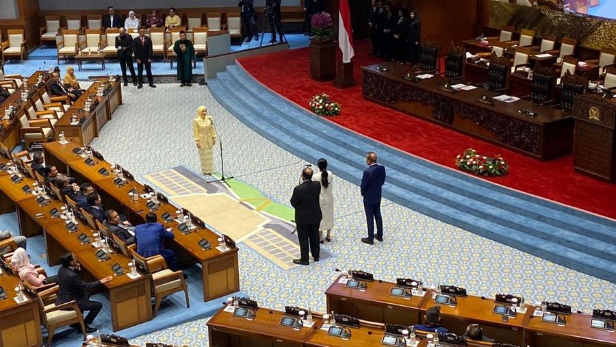 Pimpinan DPR RI melantik Adela Kanasya sebagai anggota dewan menggantikan eks Wakil Ketua DPR Adies Kadir, Gedung DPR RI, Senayan, Jakarta, Selasa (12/5/2026). (Dok. detikcom/Dwi Rahmawati)