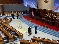 Pimpinan DPR RI melantik Adela Kanasya sebagai anggota dewan menggantikan eks Wakil Ketua DPR Adies Kadir, Gedung DPR RI, Senayan, Jakarta, Selasa (12/5/2026). (Dok. detikcom/Dwi Rahmawati)