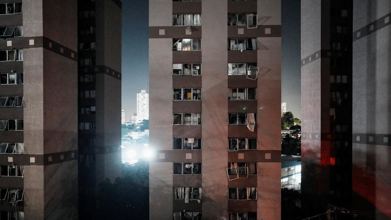 Sebuah bangunan yang rusak akibat kebakaran yang dipicu oleh potensi ledakan gas yang merusak rumah-rumah dan melukai orang-orang, menurut dinas pemadam kebakaran setempat, di Sao Paulo, Brasil, 11 Mei 2026.