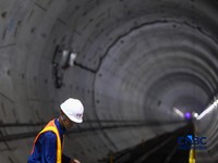 Suasana pengerjaan proyek MRT Fase 2A Harmoni-Sawah besar di Jakarta, Selasa (12/5/2026). (CNBC Indonesia/Faisal Rahman)
