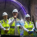 Wakil Presiden RI, Gibran Rakabuming Raka saat meninjau site project MRT Fase 2A Harmoni-Sawah besar di Jakarta, Selasa (12/5/2026). (CNBC Indonesia/Faisal Rahman)