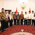 Wakil Presiden (Wapres) Gibran Rakabuming menerima pengurus Pemuda Masjid Dunia (PMD) di Istana Wakil Presiden, Jakarta, pada Selasa (12/05/2026). (Dok. Satwapres)