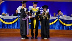 Ini Welin Kusuma, Pria Gemar Kuliah Punya 14 Gelar S1 dan 3 Gelar S2