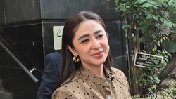 Dewi Perssik Tutup Pintu Damai Bagi Pelaku Pencatutan Nama