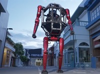 GD01merupakan robot mecha transformable berawak pertama di dunia yang siap diproduksi. (Tangkapan Layar Youtube/Unitree Robotics)