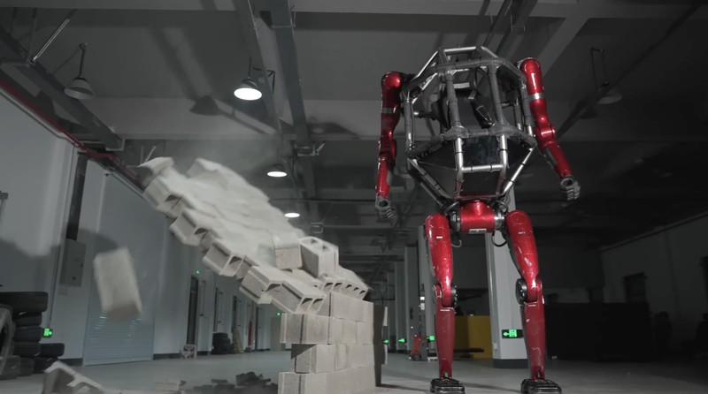 GD01merupakan robot mecha transformable berawak pertama di dunia yang siap diproduksi. (Tangkapan Layar Youtube/Unitree Robotics)