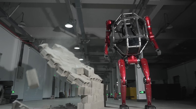 GD01merupakan robot mecha transformable berawak pertama di dunia yang siap diproduksi.