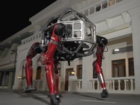 GD01merupakan robot mecha transformable berawak pertama di dunia yang siap diproduksi. (Tangkapan Layar Youtube/Unitree Robotics)