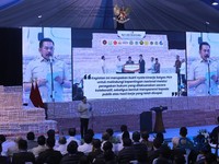 Foto: Jaksa Agung Sanitiar Burhanuddin menghadiri seremoni penyerahan denda administratif dan penyelamatan keuangan negara serta penguasaan kembali kawasan hutan yang digelar di kompleks Kejaksaan Agung, Jakarta Selatan, Rabu (13/5/2026). (CNBC Indon