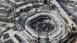 Di Balik Bersihnya Masjidil Haram, Ada 3.500 Petugas yang Bekerja 24 Jam