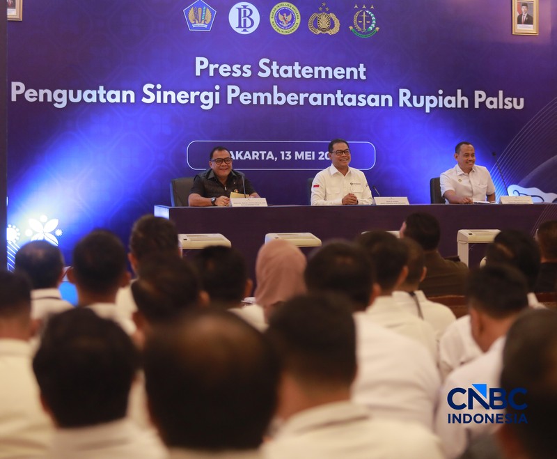 Konferensi Pers Pemusnahan Rupiah Palsu Hasil Klarifikasi Bank Indonesia di Gedung Kebun Sirih lt. 6, Kompleks Kantor Pusat BI, Jakarta, Rabu, (13/5/2026). (CNBC Indonesia/Muhammad Sabki)
