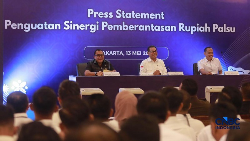 Konferensi Pers Pemusnahan Rupiah Palsu Hasil Klarifikasi Bank Indonesia di Gedung Kebun Sirih lt. 6, Kompleks Kantor Pusat BI, Jakarta, Rabu, (13/5/2026).